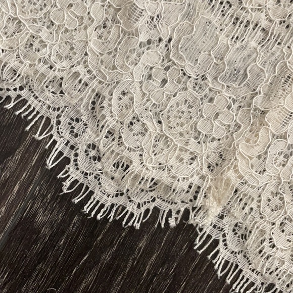 Forever 21 lace sleeveless top - Picture 3 of 6